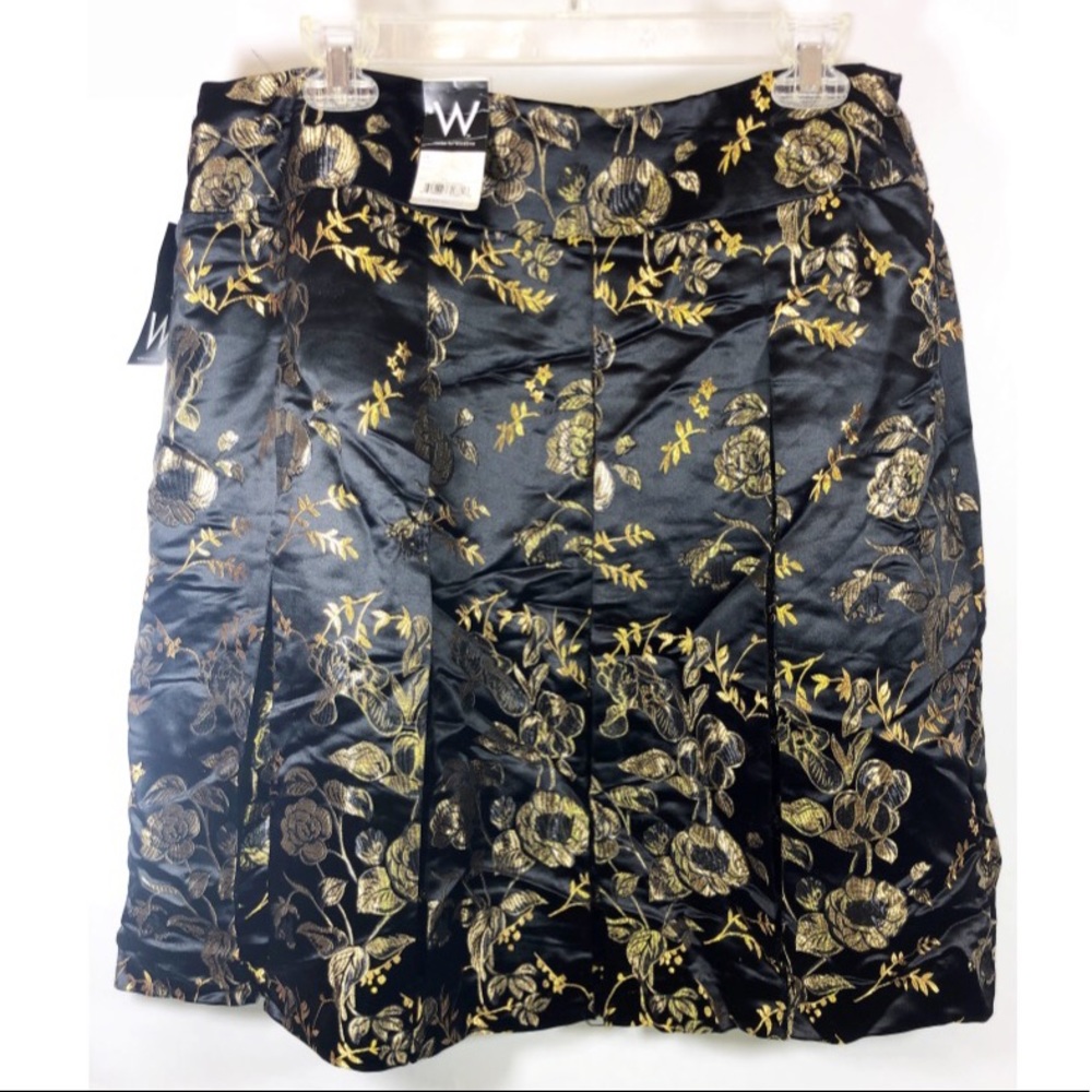 NWT Black and Gold woman Skirt